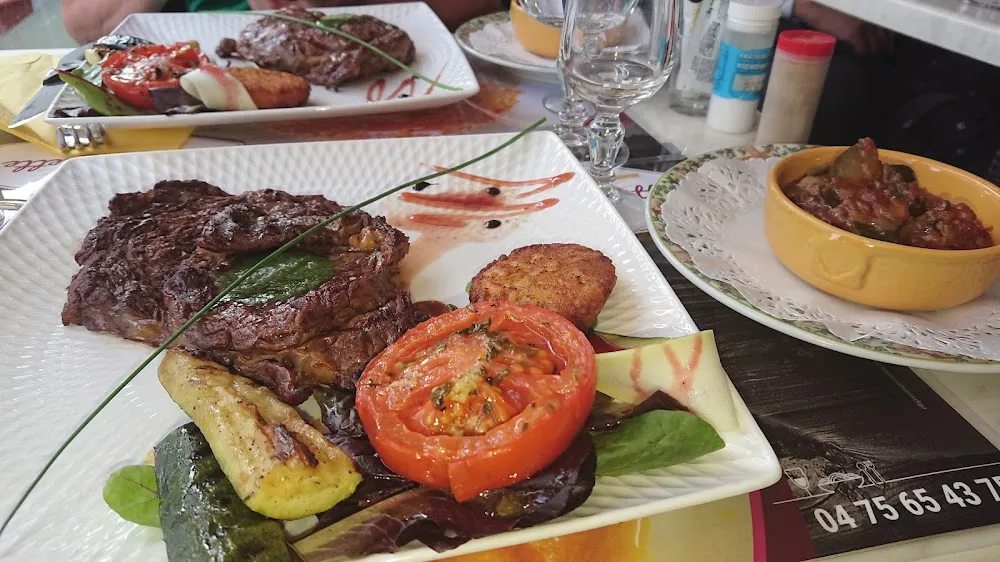 Entrecôte Ses Petits Légumes Et de la Ratatouille